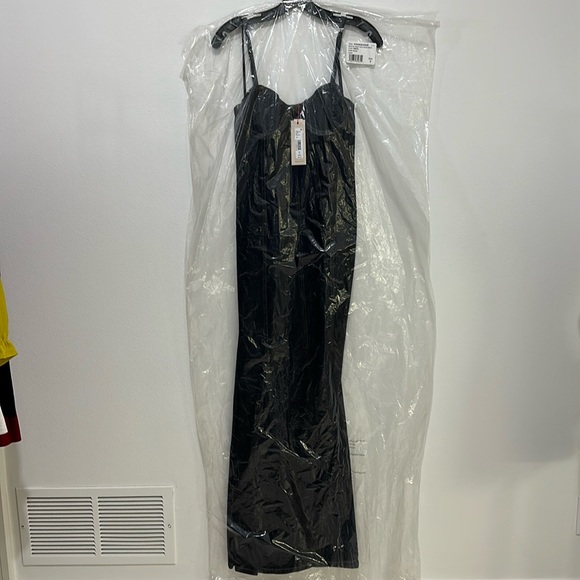 Alice + Olivia Natacha Godet Maxi Denim Dress In Dark Rinse - 2 - Picture 3 of 7